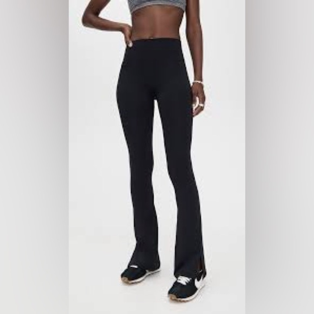 NWOT Year of Ours Black Ribbed Flared Leggings Small